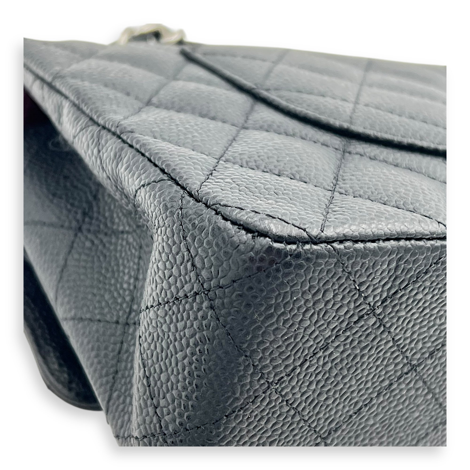 Classic Shoulder Bag Medium Black in Caviar Leather, Silver hardware - Image 10