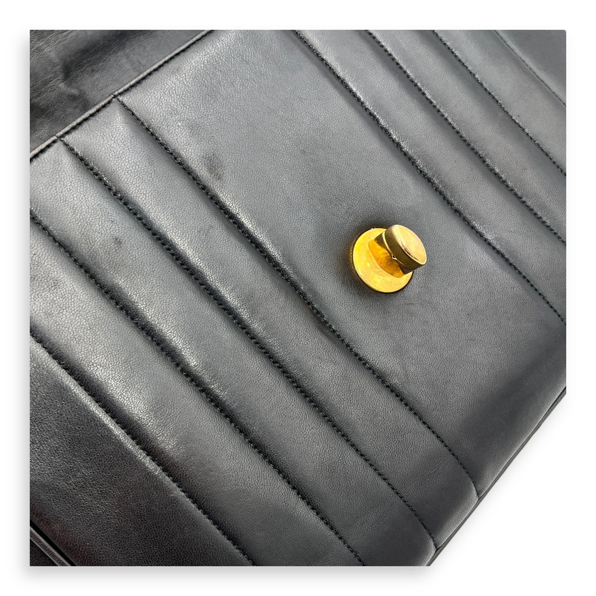 CC Jumbo Vintage Flap Black Shoulder Bag in Lambskin, Gold hardware - Image 10