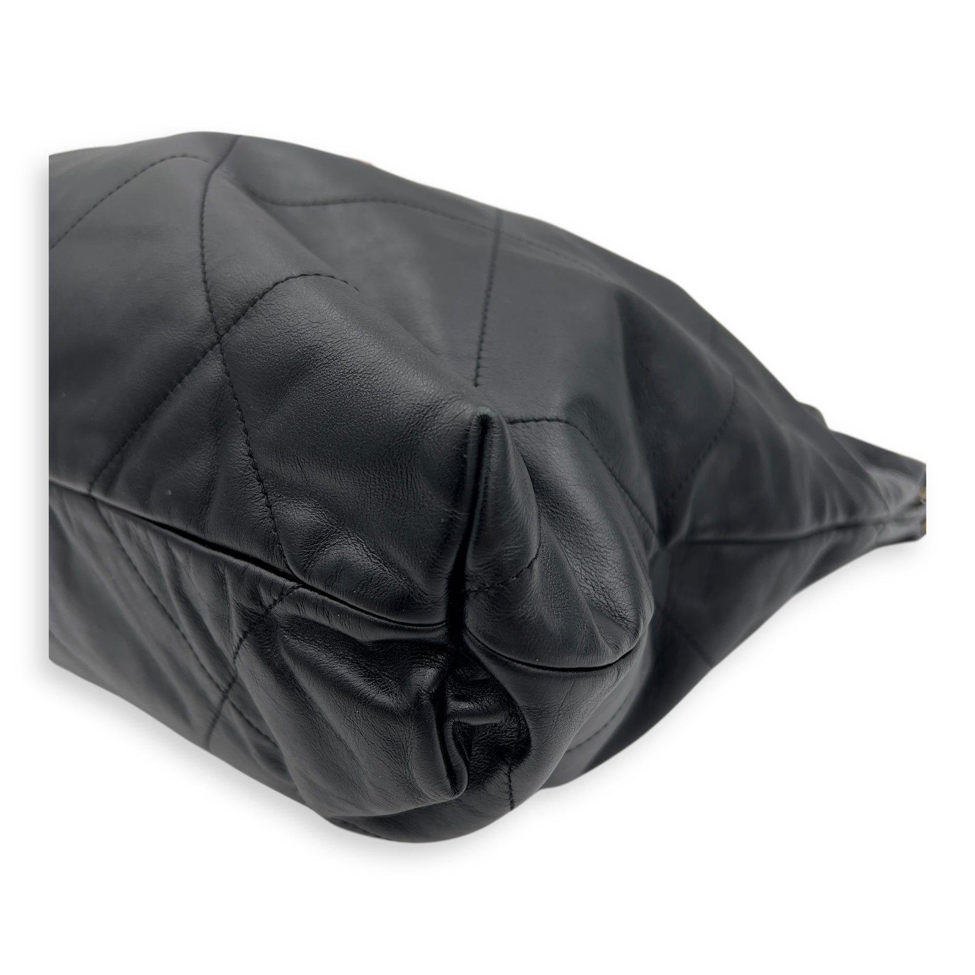 22 Tote Shoulder Bag Medium Black in Calfskin, Gold hardware - Image 10