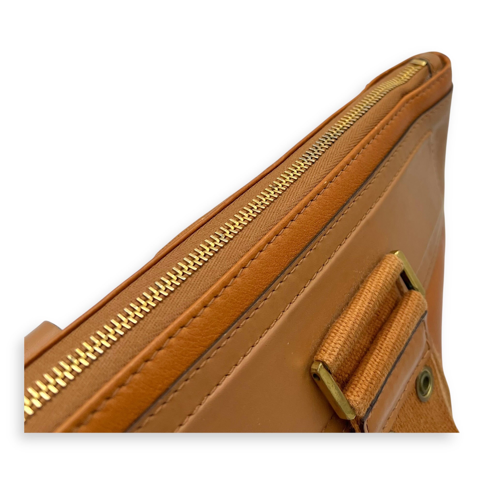 Street Chic Brown Shoulder Bag in Calfskin, Gold hardware - Image 11