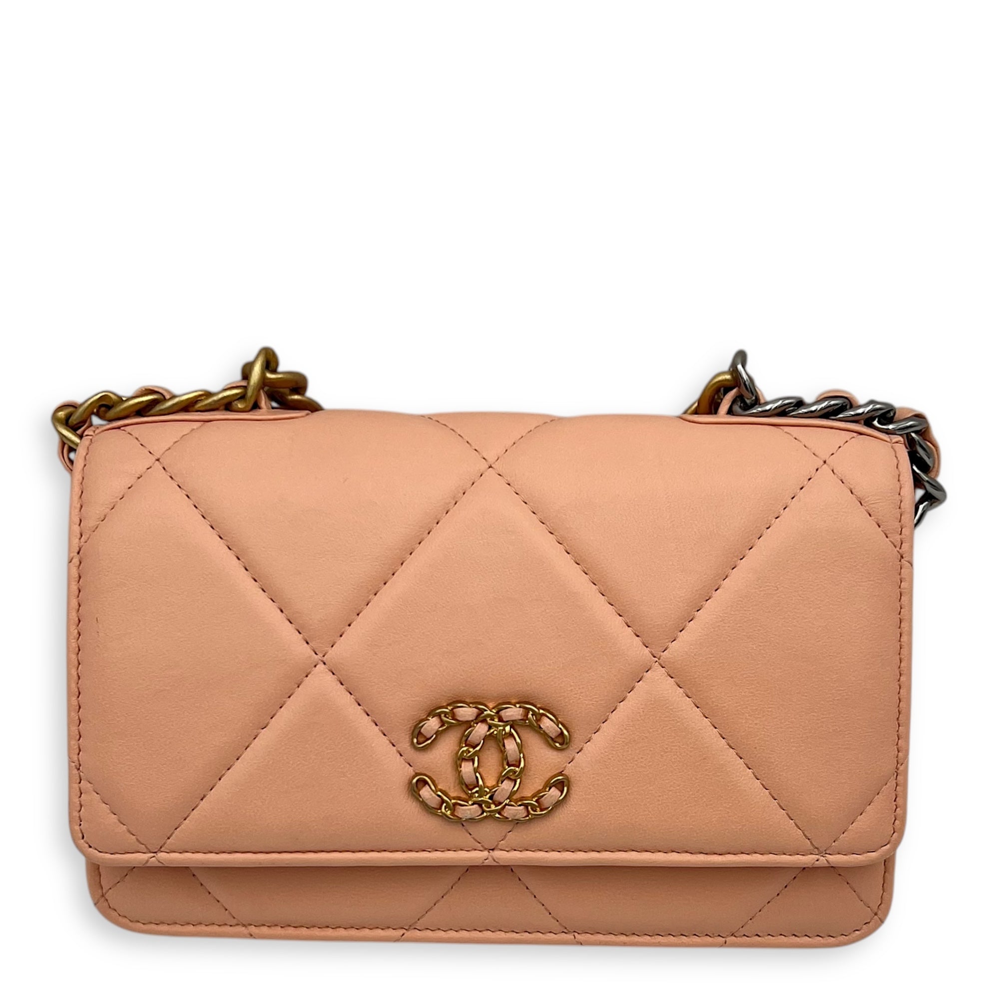 C19 Wallet On Chain Peach in Lambskin, Mixed hardware